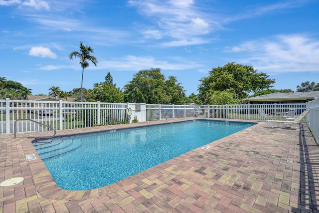 2757 NE 29th Avenue 4, Lighthouse Point, FL 33064