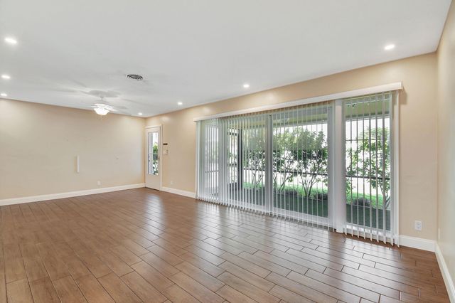 2757 NE 29th Avenue 4, Lighthouse Point, FL 33064
