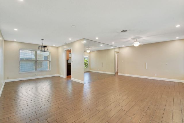 2757 NE 29th Avenue 4, Lighthouse Point, FL 33064