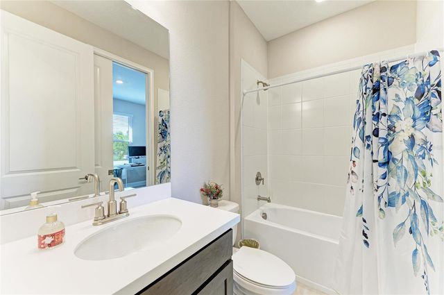 6017 MESA GLEN, Bradenton, FL 34203