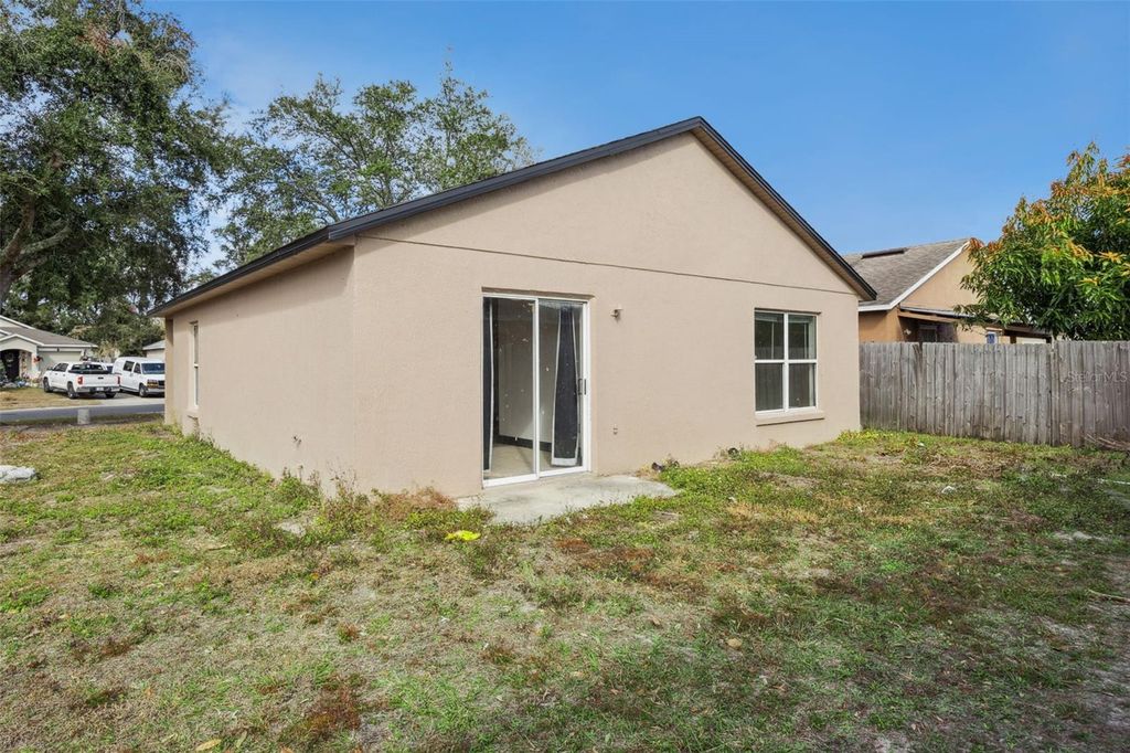 Image 15 of property listing at 1623 RIDGE POINTE DRIVE, Orlando, FL 32808