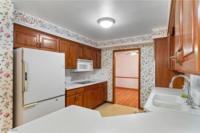 4464 W 224th Street, Fairview Park, OH 44126