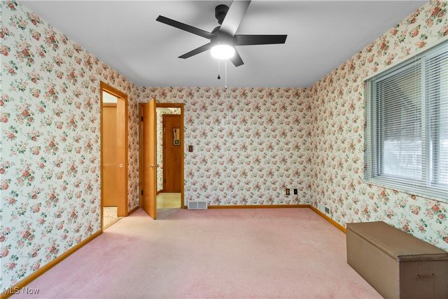 4464 W 224th Street, Fairview Park, OH 44126