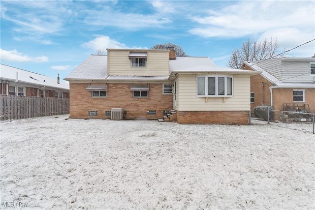 4464 W 224th Street, Fairview Park, OH 44126