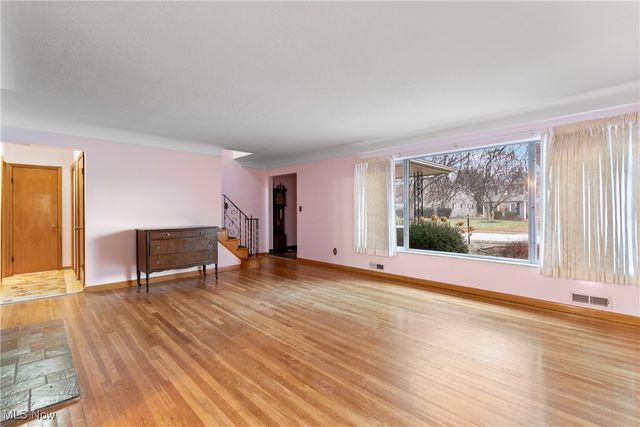 4464 W 224th Street, Fairview Park, OH 44126