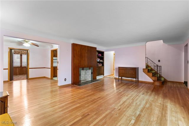 4464 W 224th Street, Fairview Park, OH 44126