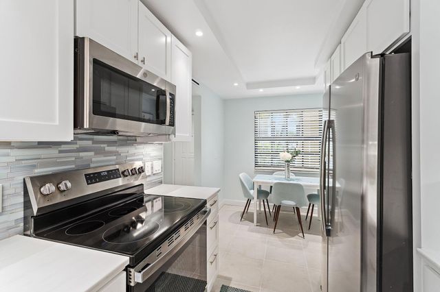 401 Pinecrest Circle F, Jupiter, FL 33458