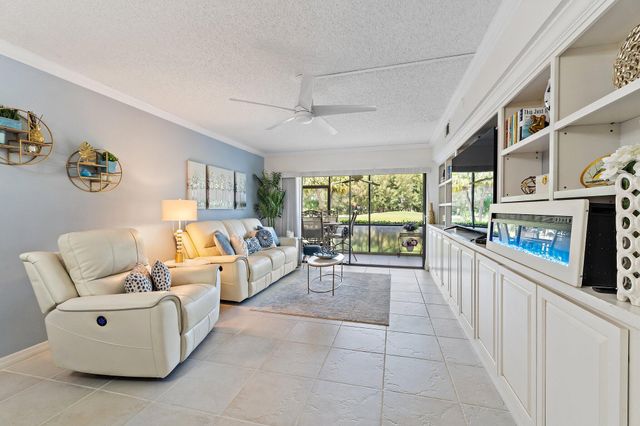 401 Pinecrest Circle F, Jupiter, FL 33458