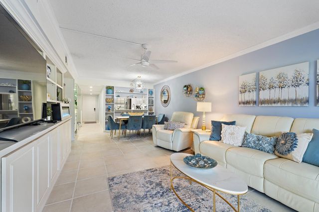 401 Pinecrest Circle F, Jupiter, FL 33458