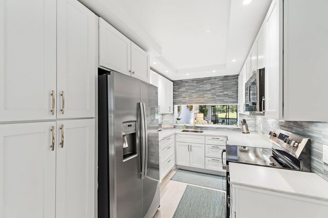 401 Pinecrest Circle F, Jupiter, FL 33458