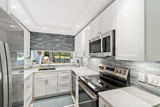 401 Pinecrest Circle F, Jupiter, FL 33458