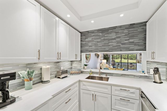 401 Pinecrest Circle F, Jupiter, FL 33458