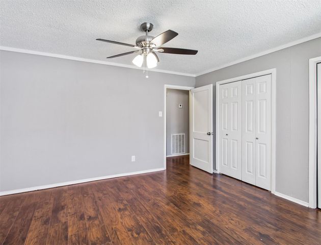 1929 Magnolia Drive, La Marque, TX 77568