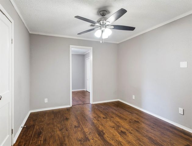 1929 Magnolia Drive, La Marque, TX 77568