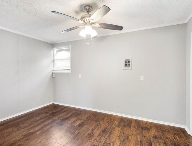 1929 Magnolia Drive, La Marque, TX 77568