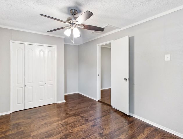 1929 Magnolia Drive, La Marque, TX 77568