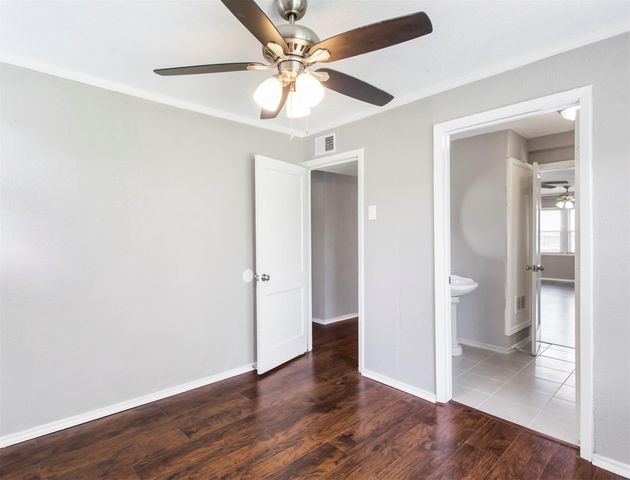 1929 Magnolia Drive, La Marque, TX 77568