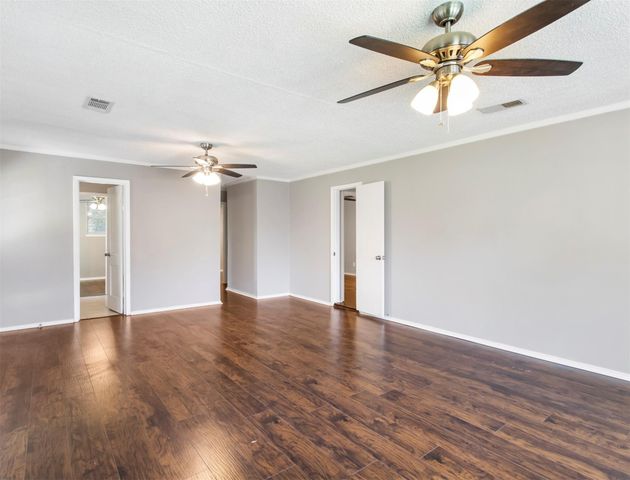 1929 Magnolia Drive, La Marque, TX 77568