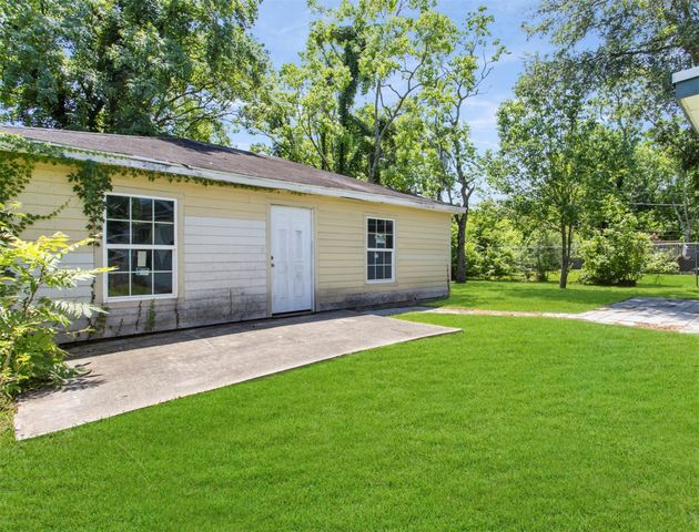 1929 Magnolia Drive, La Marque, TX 77568