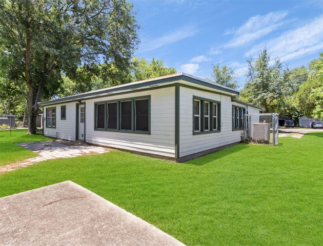 1929 Magnolia Drive, La Marque, TX 77568