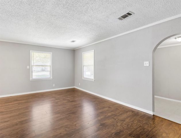 1929 Magnolia Drive, La Marque, TX 77568