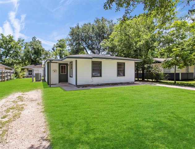 1929 Magnolia Drive, La Marque, TX 77568