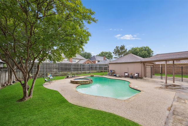 703 Foxmoor Drive, Highland Village, TX 75077