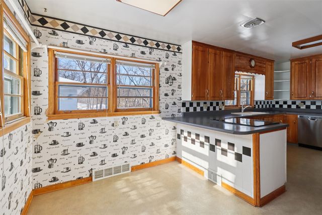 3100 64th Street, Urbandale, IA 50322