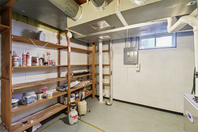 3100 64th Street, Urbandale, IA 50322