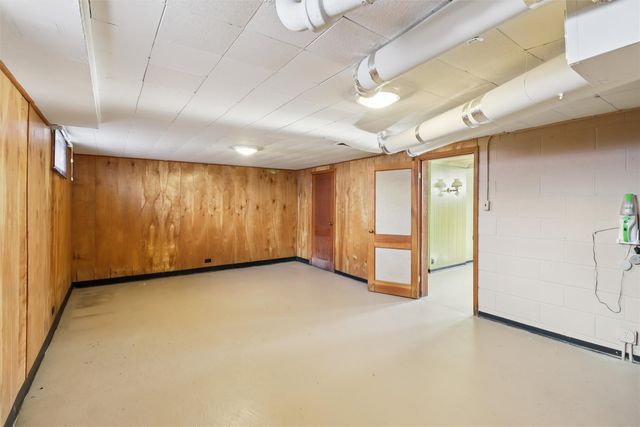 3100 64th Street, Urbandale, IA 50322