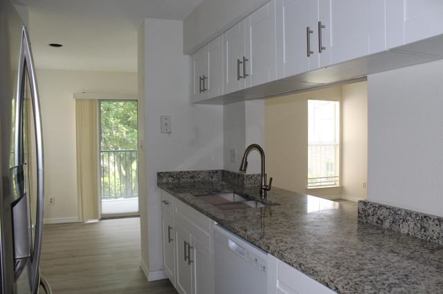 899 Riverside Drive 620, Coral Springs, FL 33071