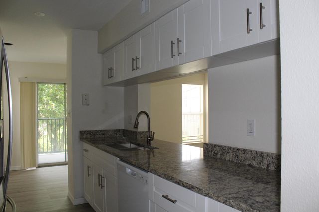 899 Riverside Drive 620, Coral Springs, FL 33071