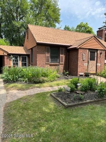 108 Vaughn Drive, Guilderland, NY 12203