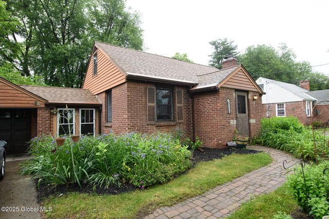108 Vaughn Drive, Guilderland, NY 12203