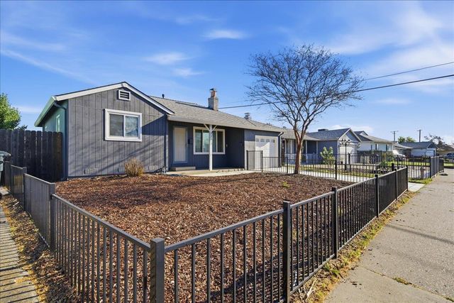 3721 Mcclellan Dr, North Highlands, CA 95660