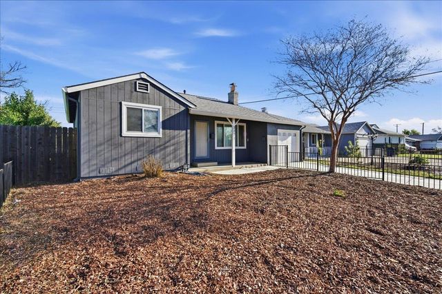 3721 Mcclellan Dr, North Highlands, CA 95660