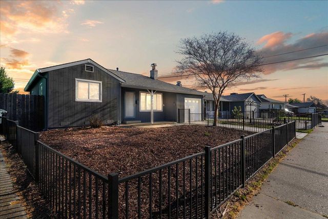 3721 Mcclellan Dr, North Highlands, CA 95660