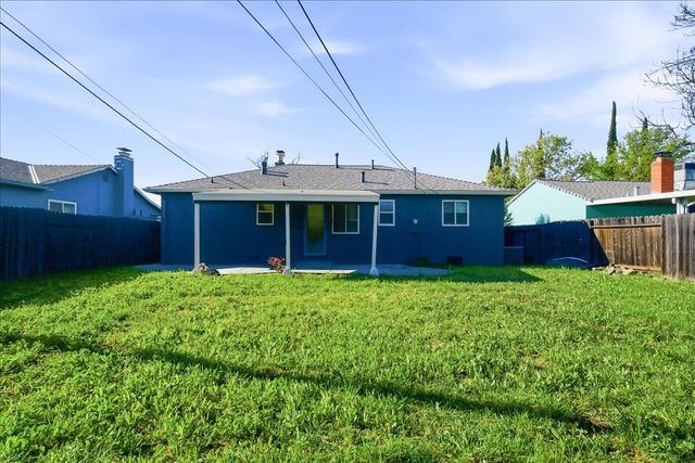 3721 Mcclellan Dr, North Highlands, CA 95660