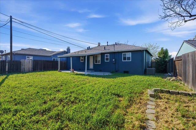3721 Mcclellan Dr, North Highlands, CA 95660