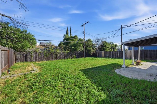 3721 Mcclellan Dr, North Highlands, CA 95660