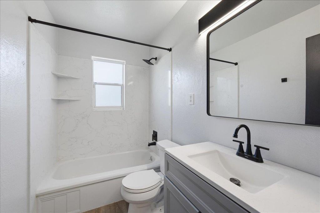 3721 Mcclellan Dr, North Highlands, CA 95660