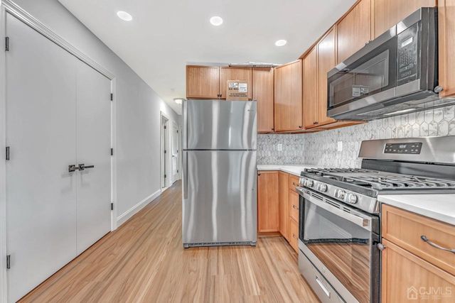 256 Main Street 1, Woodbridge Proper, NJ 07095