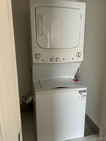 256 Main Street 1, Woodbridge Proper, NJ 07095
