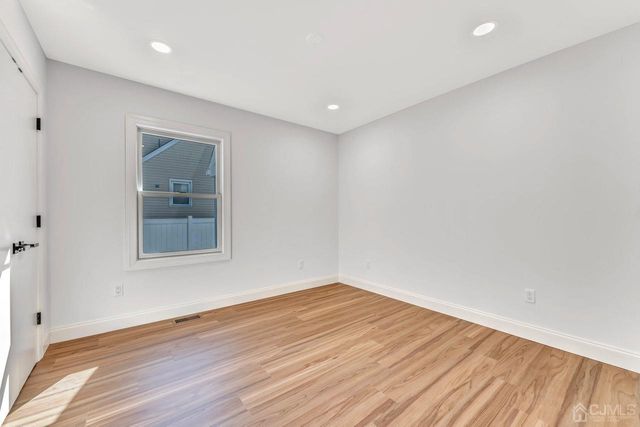 256 Main Street 1, Woodbridge Proper, NJ 07095