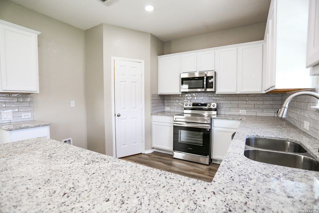 305 MAPLE WAY, New Braunfels, TX 78132