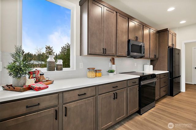 18532 SE 271st Court, Covington, WA 98042