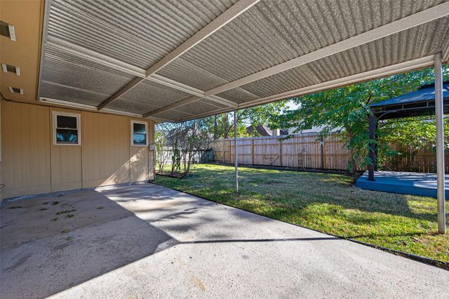 5834 Fallengate Drive, Spring, TX 77373