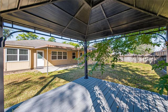 5834 Fallengate Drive, Spring, TX 77373