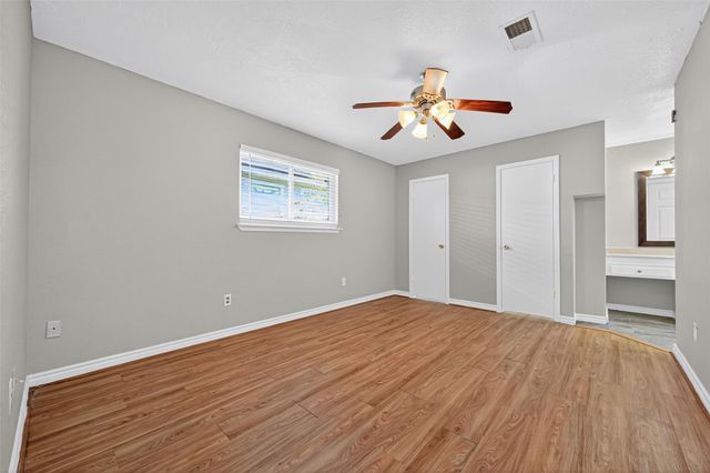 5834 Fallengate Drive, Spring, TX 77373