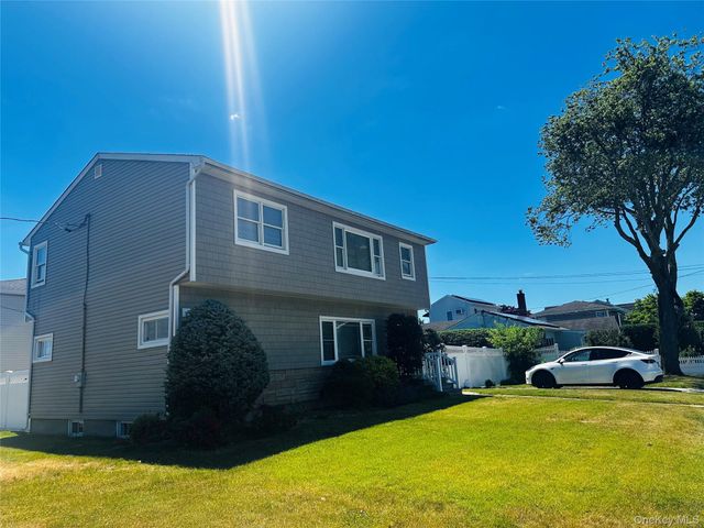 278 N 4th Street, Bethpage, NY 11714